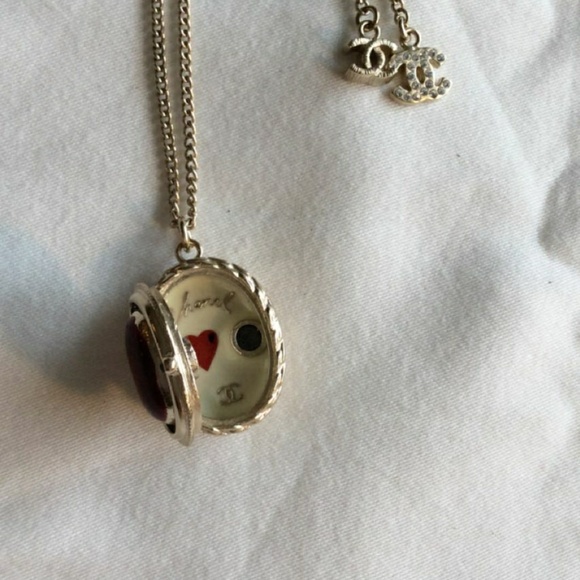 Authentic Chanel Necklace - - Picture 2 of 6